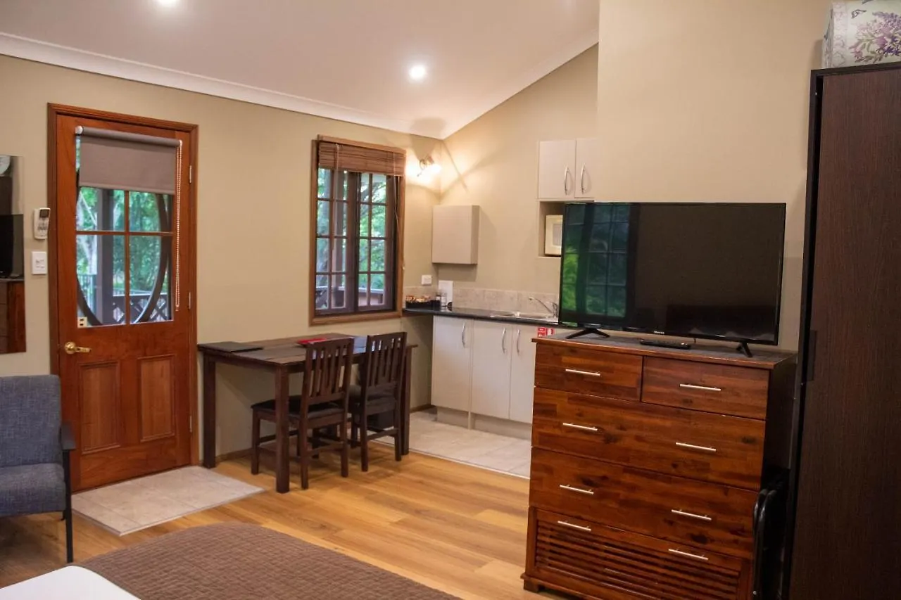 Sunshine Valley Cottages Woombye Деревянный коттедж