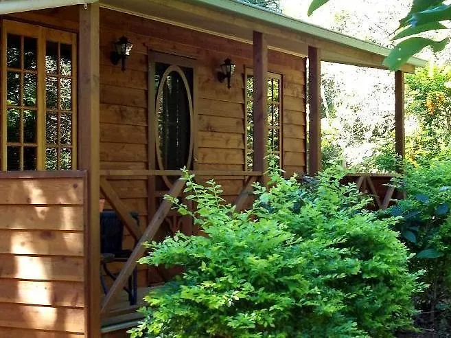 Деревянный коттедж Sunshine Valley Cottages Woombye